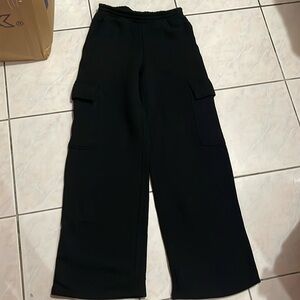 Mid Rise Wide Leg Cargo Sweatpants/ comfy, meant for cold seasons, black color